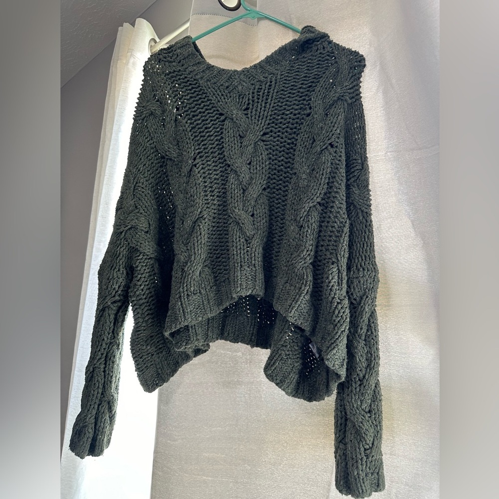 Olive green hooded sweater (S)